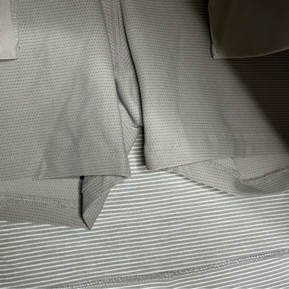 Athleta Modern Metro Striped Gray/White Women's Skort Size M - Picture 7 of 13